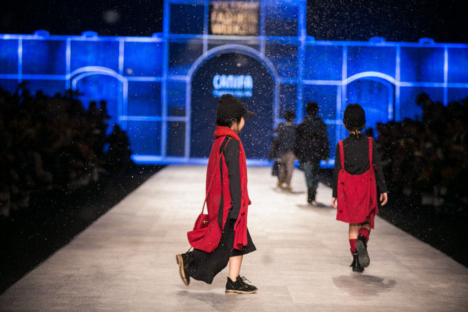Dàn mẫu nhí “đội” cả mùa Đông tuyết trắng lên sàn diễn thời trang ảnh 5