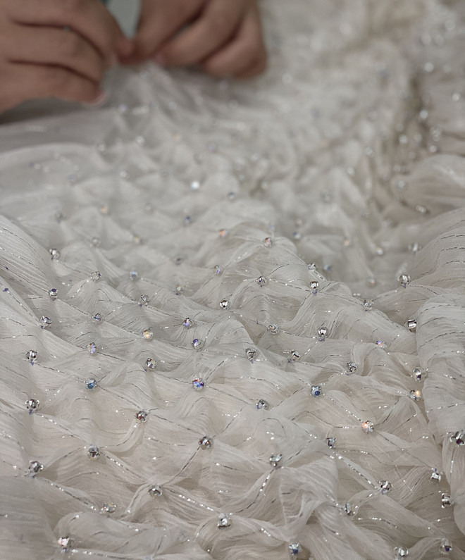 Nhà thiết kế Việt ra mắt bộ sưu tập riêng tại London Fashion Week 2021 ảnh 2