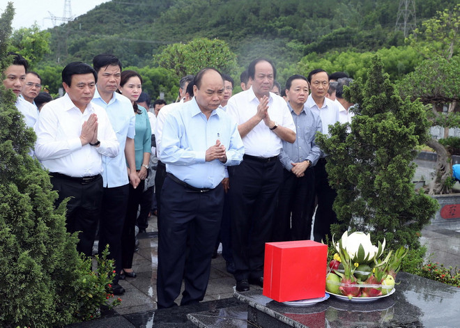 Thủ tướng dâng hương tại Khu di tích Tổng Bí thư Hà Huy Tập ảnh 1