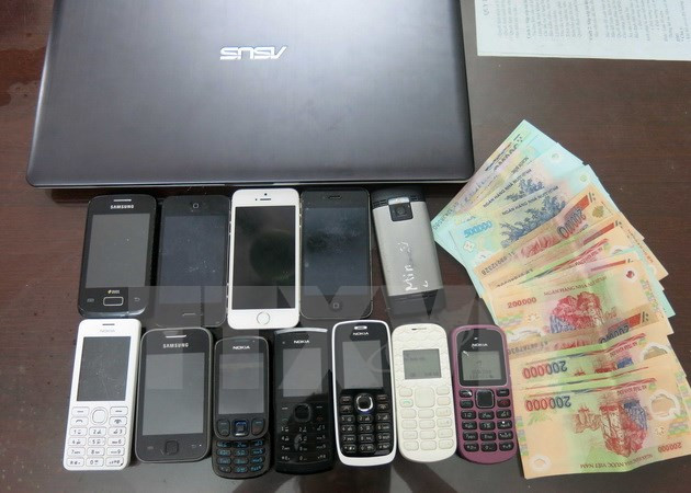 Triệt phá đường dây cá độ bóng đá qua mạng, thu giữ gần 1 tỷ đồng ảnh 1