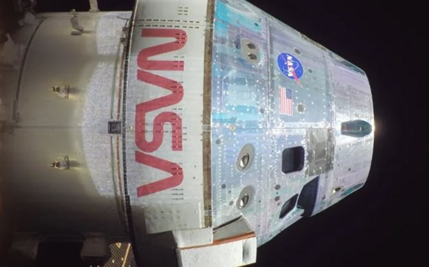 Tàu vũ trụ Orion của NASA đã đi vào quỹ đạo xa của Mặt Trăng ảnh 1