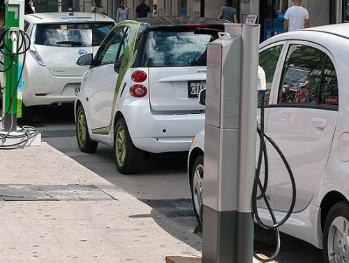 Xe điện và xe động cơ lai chiếm 43% doanh số bán xe mới tại EU ảnh 1