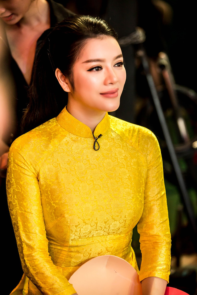 Lý Nhã Kỳ trổ tài ứng biến gây bất ngờ trong "Bí mật đêm Chủ nhật" ảnh 9