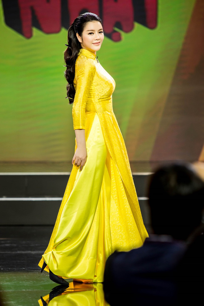 Lý Nhã Kỳ trổ tài ứng biến gây bất ngờ trong "Bí mật đêm Chủ nhật" ảnh 8