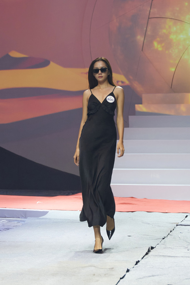 Đột nhập hậu trường show diễn đặc biệt của 59 thí sinh Hoa hậu Hoàn vũ ảnh 2