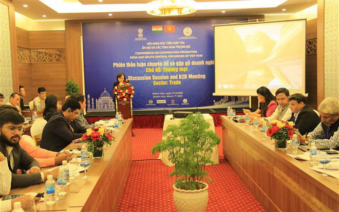 Quang cảnh hội nghị. (Ảnh: Phan Sáu/TTXVN) Đẩy mạnh xuất nhập khẩu giữa các tỉnh Nam Trung Bộ và Ấn Độ ảnh 2