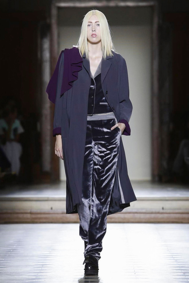 Kha Mỹ Vân tự tin mở màn show diễn của nhà thiết kế Julien Fournie ảnh 6