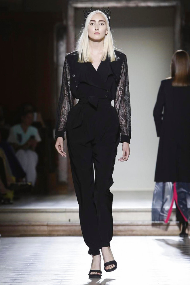 Kha Mỹ Vân tự tin mở màn show diễn của nhà thiết kế Julien Fournie ảnh 9