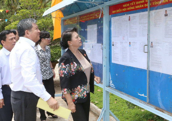 Chủ tịch Quốc hội kiểm tra công tác chuẩn bị bầu cử tại An Giang ảnh 2
