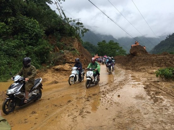 Đã tìm thấy thi thể hai nạn nhân bị lũ cuốn trôi ở Hòa Bình ảnh 1