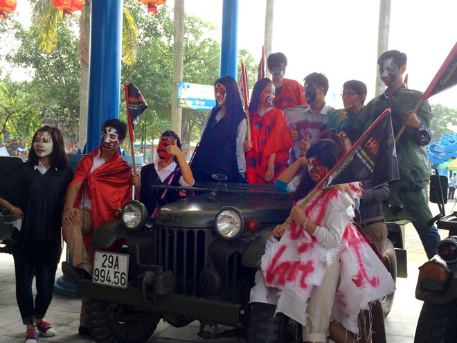 Halloween 2014 Hồ Tây: “Xế quỷ, chợ ma và con đường ma quỷ” ảnh 1