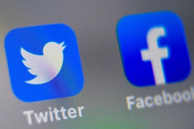Ảnh minh họa. (Nguồn: Reuters) Mạng xã hội Facebook, Twitter đối mặt với lệnh cấm ở Ấn Độ ảnh 1