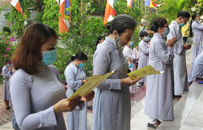 Kêu gọi tăng ni giúp đỡ đồng bào trong vùng dịch và khu cách ly ảnh 1