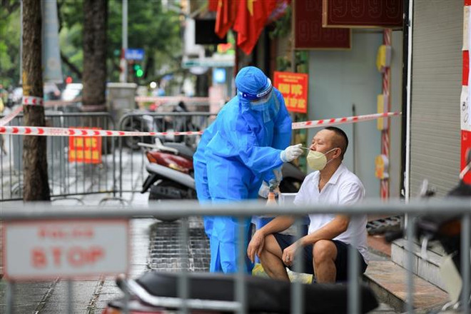 Ngày 24/9: Số ca nhiễm mới và ca tử vong tại TP.HCM giảm sâu ảnh 1