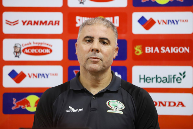HLV Troussier: 'Công Phượng cần tìm thêm cơ hội thi đấu ở câu lạc bộ' ảnh 1