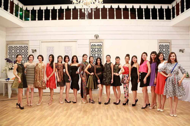 Bài học về phong cách với stylist Hoàng Anh. (Ảnh: BTC) Hoa khôi Áo dài được Á hậu Hoàn vũ thế giới truyền kinh nghiệm ảnh 2