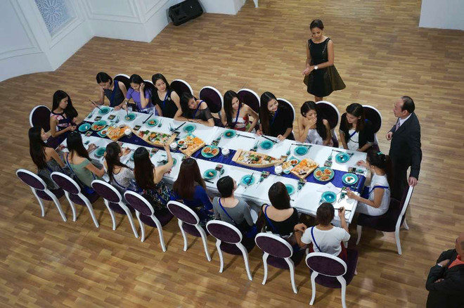Bài học với ẩm thực. (Ảnh: BTC) Hoa khôi Áo dài được Á hậu Hoàn vũ thế giới truyền kinh nghiệm ảnh 3