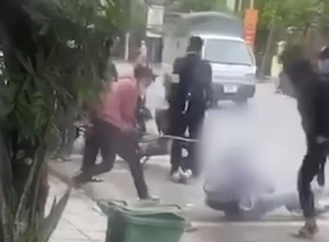 Bắc Ninh: Nam sinh lớp 11 bị nhóm thanh niên đánh bất tỉnh ảnh 1