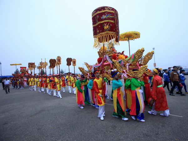 Mở tuyến du lịch tâm linh dọc sông Hồng vào rằm tháng Bảy ảnh 1