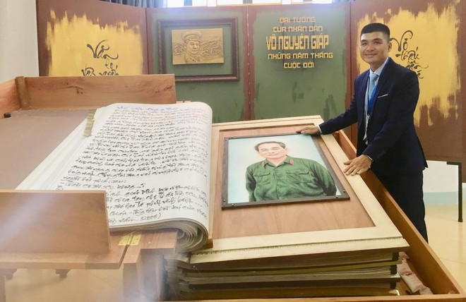 Ấn tượng sách thư pháp lớn nhất thế giới về Đại tướng Võ Nguyên Giáp ảnh 1