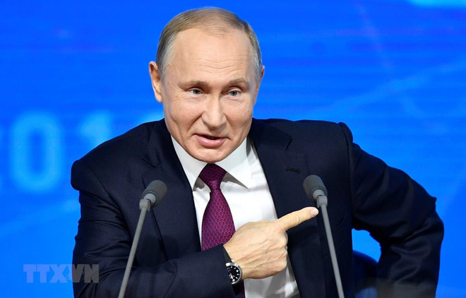 Tổng thống Nga Vladimir Putin. (Ảnh: AFP/TTXVN) Tổng thống Nga Putin lần thứ 17 giao lưu trực tuyến với người dân ảnh 1