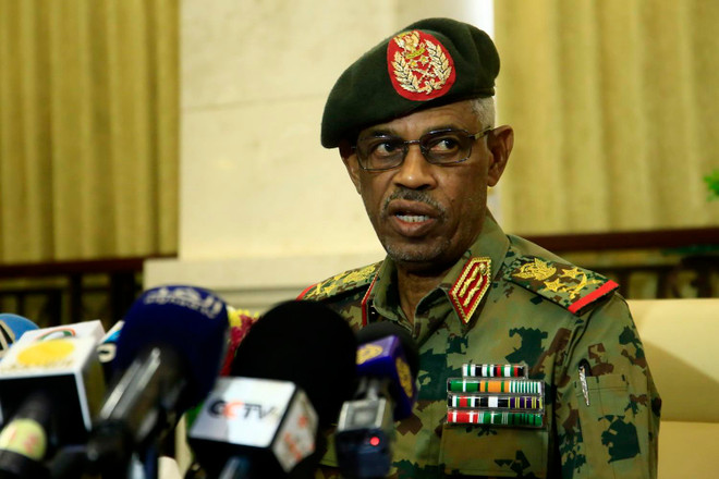Bộ trưởng Quốc phòng Sudan Ahmed Awad Ibn Auf. (Nguồn: THX/TTXVN) Bộ trưởng Quốc phòng đứng đầu Hội đồng quân sự chuyển tiếp ở Sudan ảnh 1