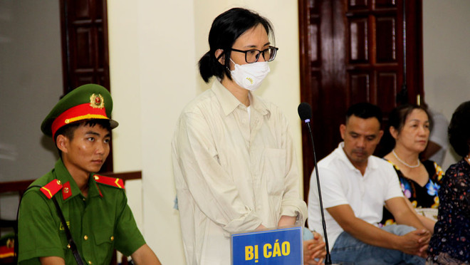 Bị cáo Nguyễn Thị Nguyệt tại tòa. (Nguồn: Báo Bắc Giang) Tránh sập bẫy các chiêu trò lừa đảo dịch vụ du lịch trên mạng xã hội ảnh 2