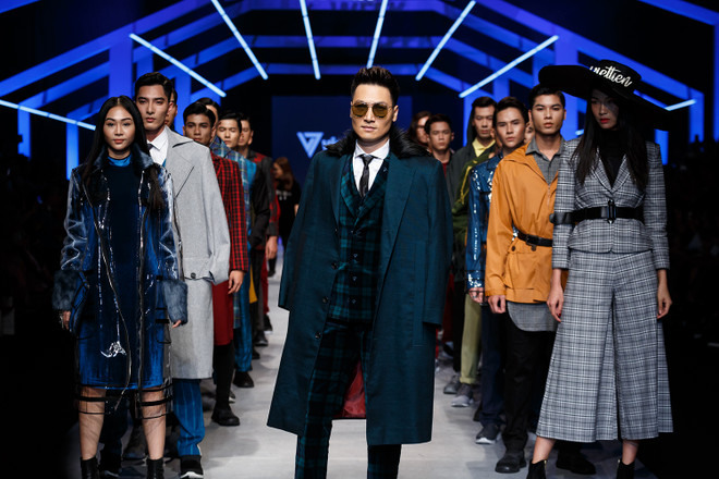 “The Breaking Light’: Cú bứt phá ngoạn mục của thương hiệu Việt Tiến ảnh 1