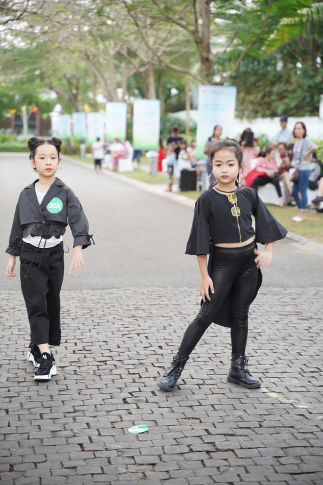 Gần 400 mẫu nhí khuấy đảo buổi casting Tuần lễ thời trang trẻ em ảnh 1