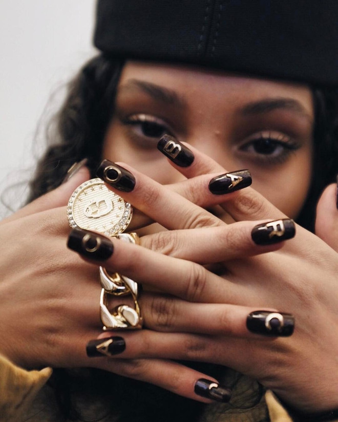 Những kiểu sơn móng sẽ lên ngôi trong mùa Thu Đông năm nay ảnh 16