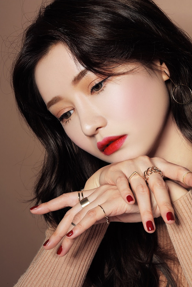 Những kiểu sơn móng sẽ lên ngôi trong mùa Thu Đông năm nay ảnh 10