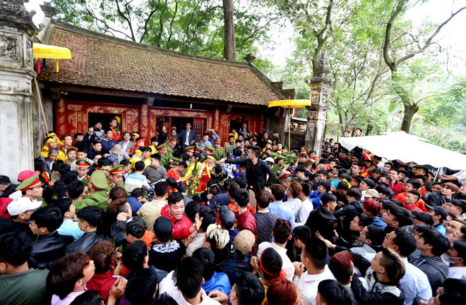 Thay đổi hình thức cướp lộc tại lễ hội Gióng đền Sóc ở Hà Nội ảnh 2