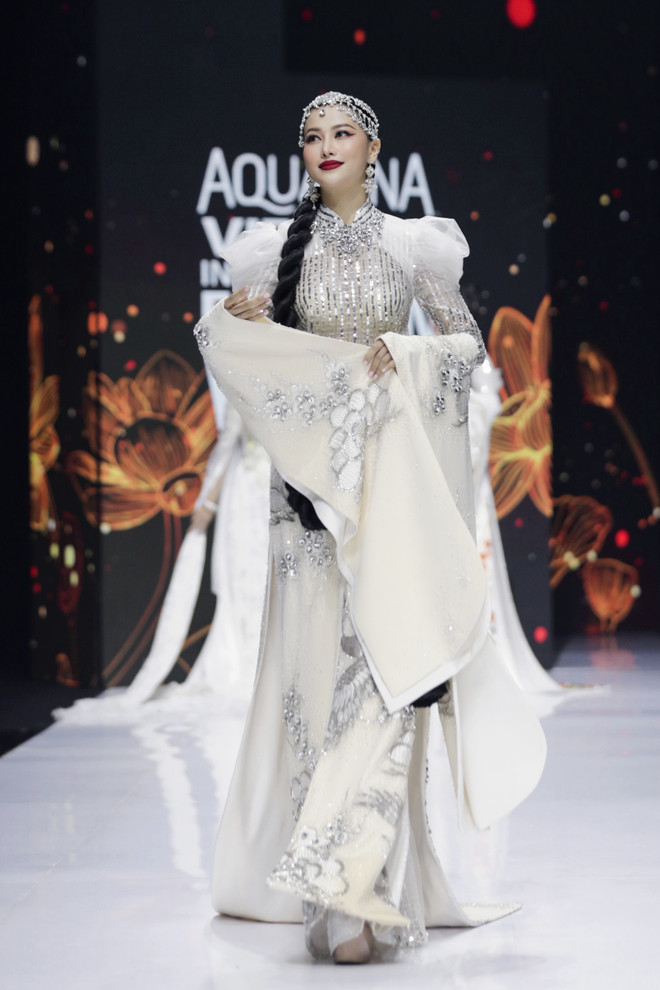 Những dư âm rực rỡ khép lại Tuần lễ Thời trang Quốc tế Việt Nam ảnh 9