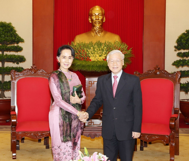 Tổng Bí thư Nguyễn Phú Trọng tiếp Cố vấn Nhà nước, Bộ trưởng Ngoại giao và Bộ trưởng Văn phòng Tổng thống nước Cộng hòa Liên bang Myanmar Aung San Suu Kyi thăm chính thức Việt Nam. (Ảnh: Trí Dũng/TTXVN) Tổng Bí thư Nguyễn Phú Trọng tiếp Cố vấn Nhà nước Myanmar ảnh 1