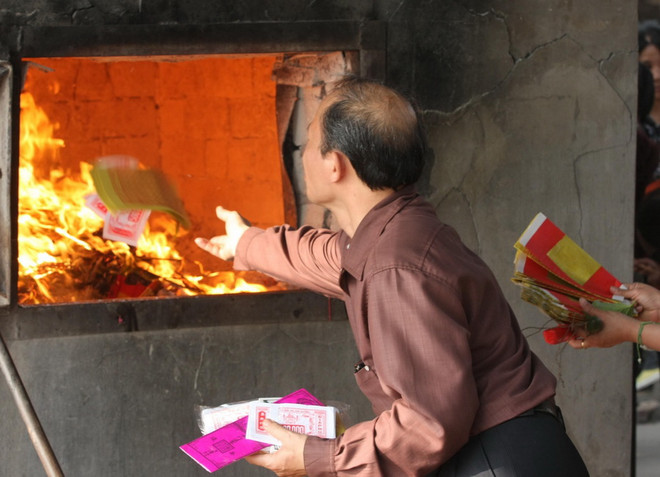 Giảm đốt vàng mã, chấn chỉnh các biểu hiện lệch lạc trong lễ hội ảnh 1
