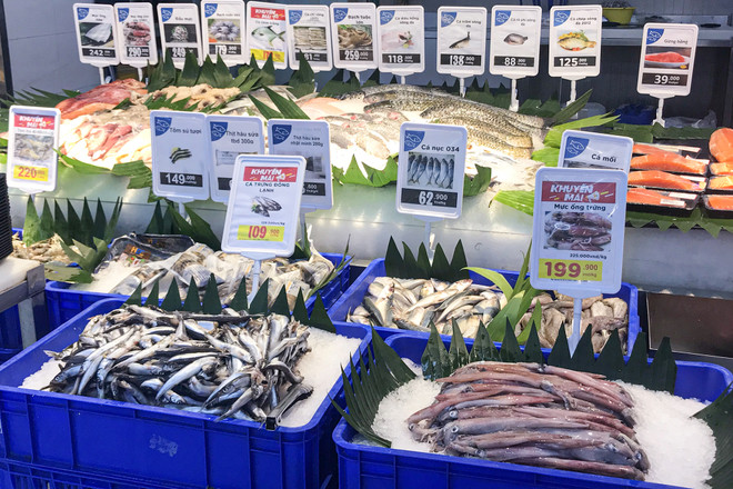 Thịt lợn 'neo cao,' siêu thị đẩy mạnh khuyến mãi nhiều loại thực phẩm ảnh 2