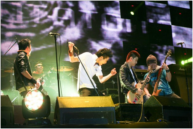 Rock Concert: "Đối thủ cạnh tranh nặng ký" của RockStorm ảnh 1
