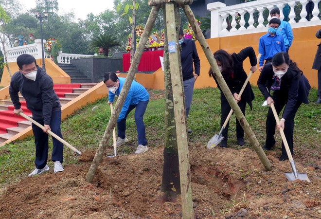 Phát động thi đua chào mừng Đại hội Đoàn các cấp và Tết trồng cây ảnh 1