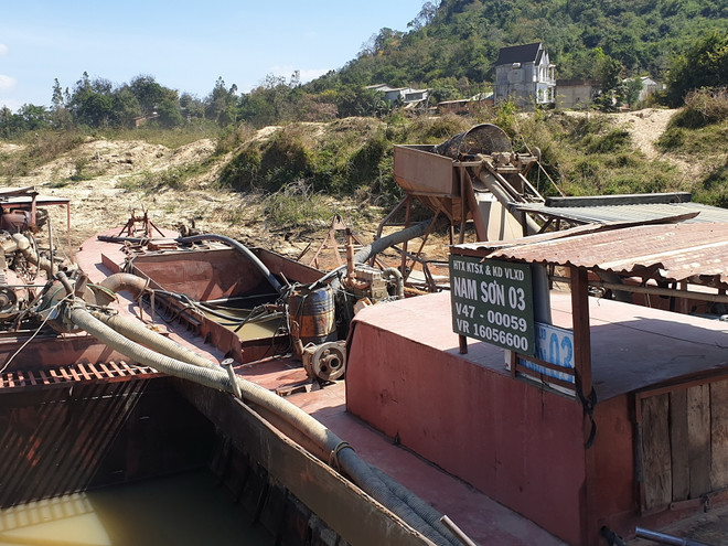 Tàu Nam Sơn 03 (được cấp chứng nhận đăng kiểm vào ngày 23/7/2019) cũ kỹ, rỉ sét nhiều vị trí vẫn được ghi trong hồ sơ là đóng mới năm 2019. Bất thường việc đăng kiểm tàu cũ: Báo cáo kiểm tra khác xa thực tế ảnh 3