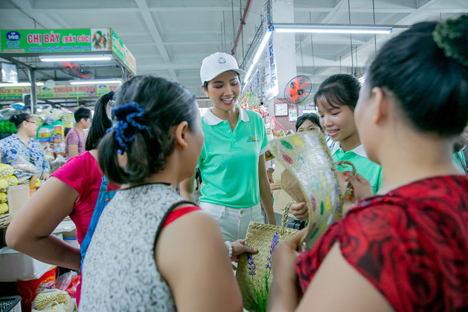 H’Hen Niê ‘Mở đường đến tương lai’ trong trang phục H’Mông ảnh 11