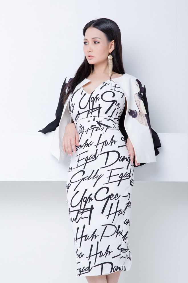 Vest mùa Thu với họa tiết phá cách theo hai tông màu trắng-đen ảnh 3