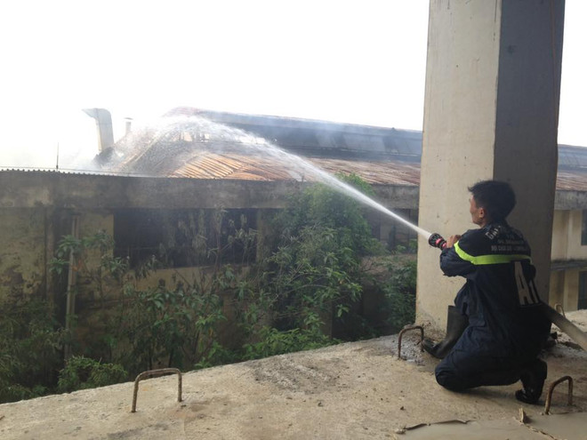 Hà Nội: Cháy lớn tại kho chứa phụ tùng Công ty Ôtô Cơ khí Hòa Bình ảnh 3