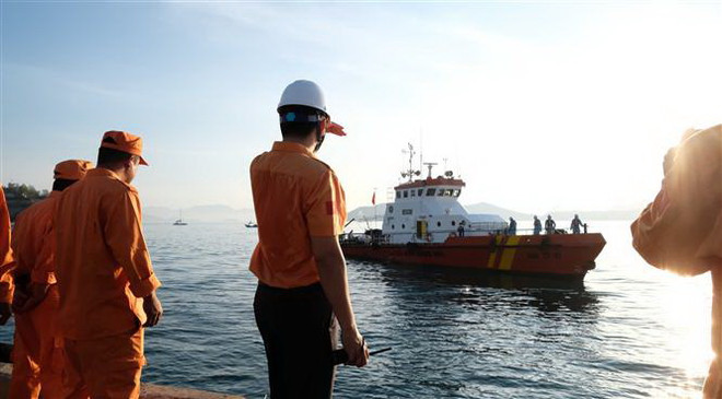 Khẩn trương cứu hộ các ngư dân và tàu cá gặp nạn trên biển ảnh 1