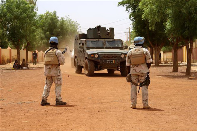 Binh sỹ thuộc Phái bộ Liên hợp quốc tại Mali (MINUSMA) tuần tra tại Gao, Mali ngày 24/7/2019. (Ảnh: AFP/TTXVN) Phái bộ LHQ tại Mali tiếp tục bị tấn công, 2 binh sỹ thiệt mạng ảnh 1
