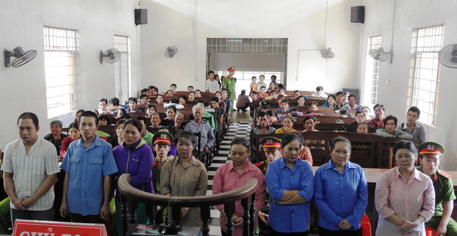 Tuyên án nhóm chuyên dàn cảnh để móc trộm tiền trong cốp xe ảnh 1