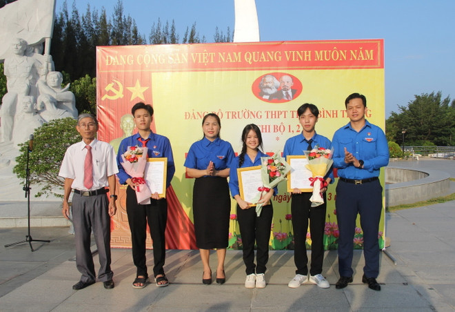 ttxvn_ket nap dang 3.jpg