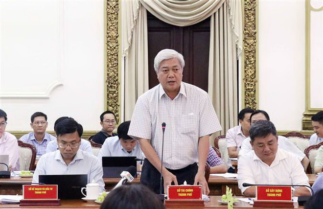 Đại diện Sở Tài chính Thành phố Hồ Chí Minh giải trình ý kiến các thành viên đoàn giám sát. (Ảnh: Xuân Khu/TTXVN) Giám sát đầu tư công ở TP Hồ Chí Minh: Điều hành của UBND còn hạn chế ảnh 2