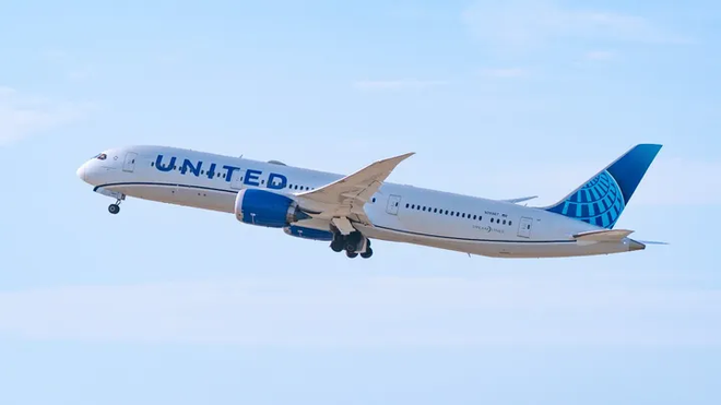Một chiếc Boeing 787-9 của United Airlines. (Nguồn: Getty Images) Hãng hàng không United Airlines đặt hàng 200 chiếc máy bay Boeing ảnh 1