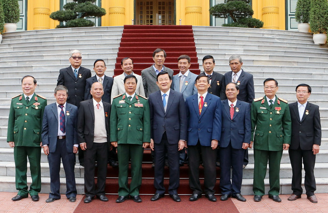 Chủ tịch nước gặp đoàn thiếu niên dũng sỹ diệt Mỹ miền Nam ảnh 1
