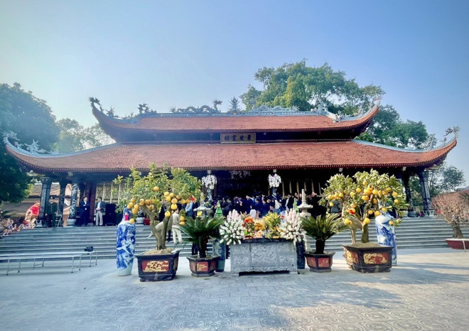 Lễ hội truyền thống Đền Đông Cuông giữ vai trò đặc biệt quan trọng trong đời sống văn hóa tinh thần của cộng đồng. (Ảnh: Tuấn Anh/TTXVN) ttxvn_den dong cuong.jpg